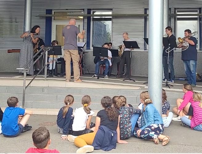 La Classe orchestre présente ses instruments aux Sixièmes !