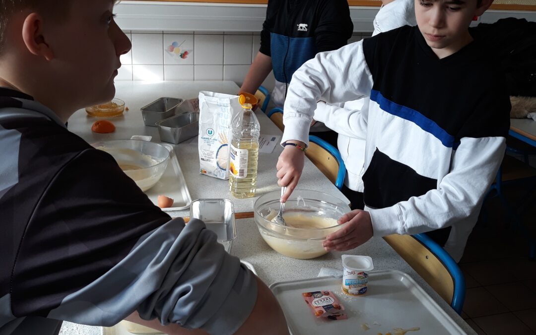 Travaux pratiques en classe bilangue allemand : der Orangen Yoghurt Kuchen